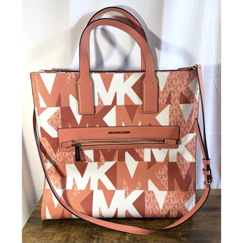 Michael Kors Kenly Large Graphic MK Signature Tote